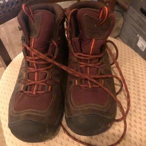 Keen Hiking Boots - Women’s 11